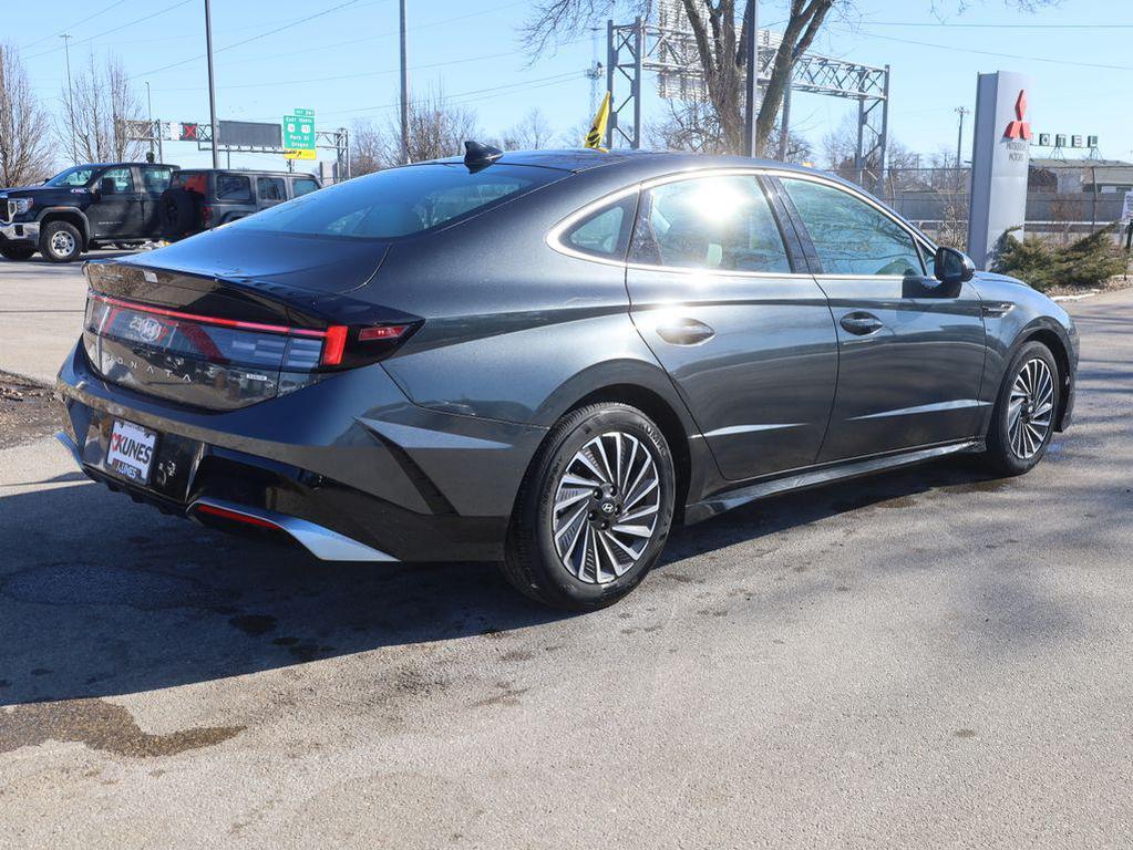 used 2025 Hyundai Sonata Hybrid car, priced at $24,277