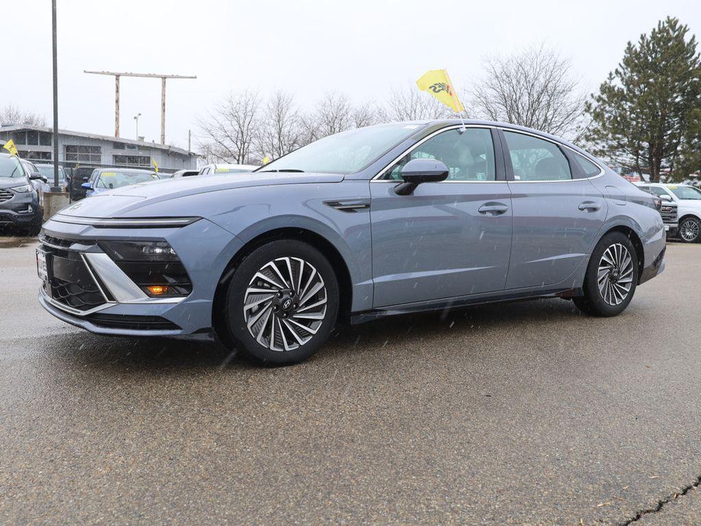 used 2025 Hyundai Sonata Hybrid car, priced at $23,577