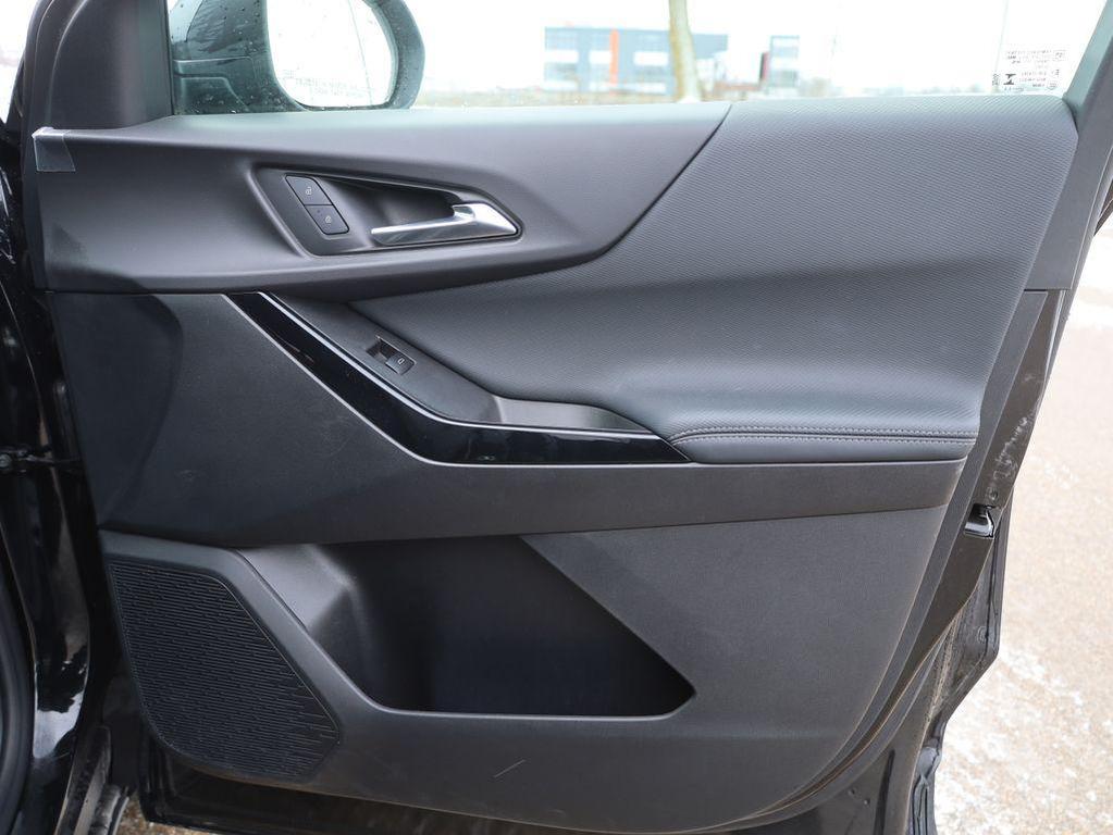 used 2025 Chevrolet Equinox car, priced at $27,777