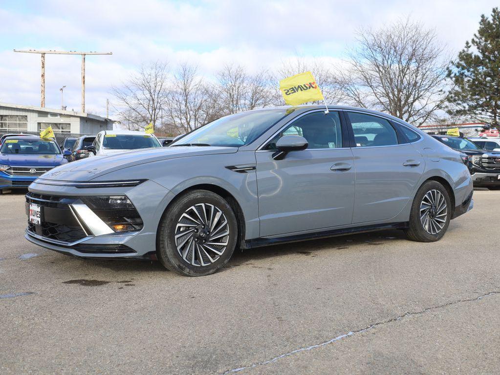 used 2025 Hyundai Sonata Hybrid car, priced at $23,477