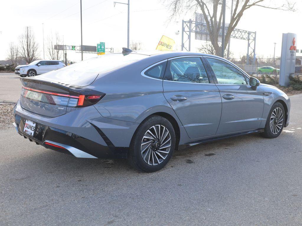 used 2025 Hyundai Sonata Hybrid car, priced at $23,477