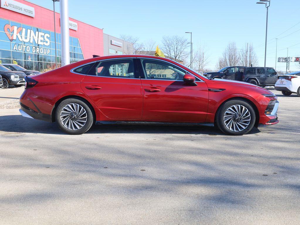 used 2025 Hyundai Sonata Hybrid car, priced at $24,977
