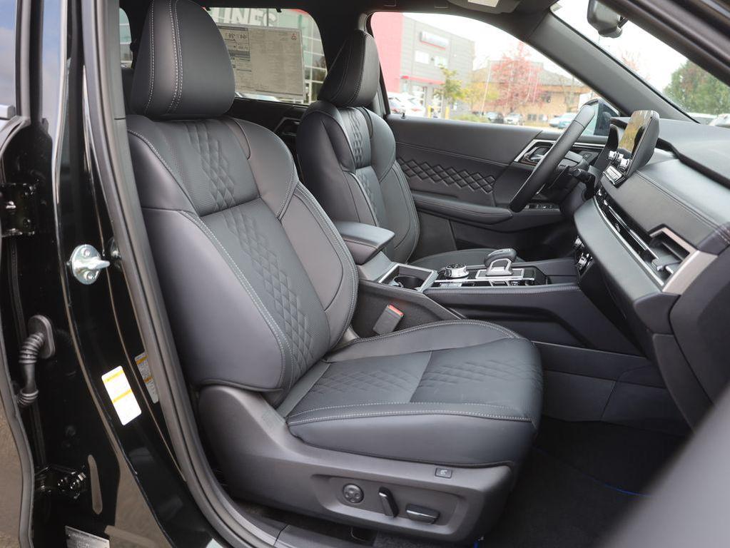 new 2025 Mitsubishi Outlander PHEV car, priced at $44,042