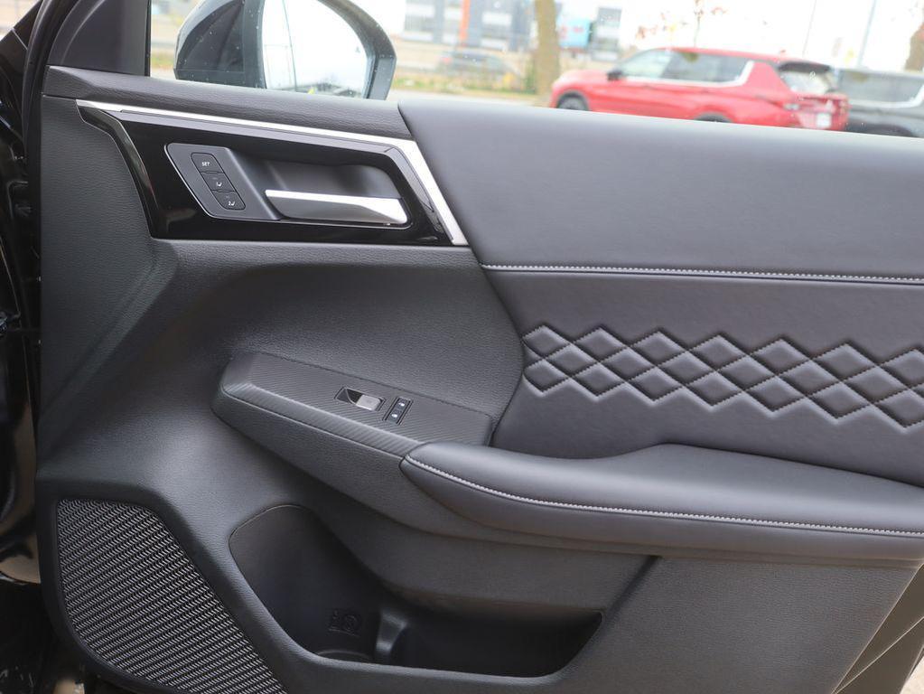 new 2025 Mitsubishi Outlander PHEV car, priced at $44,042