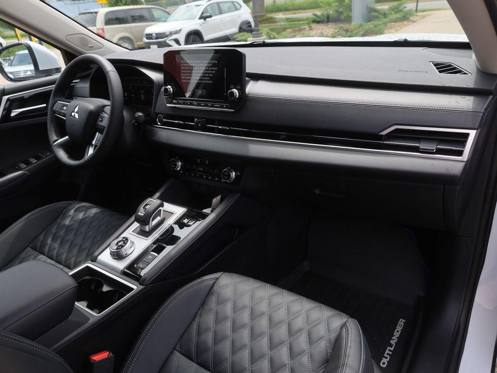 new 2025 Mitsubishi Outlander PHEV car, priced at $44,905