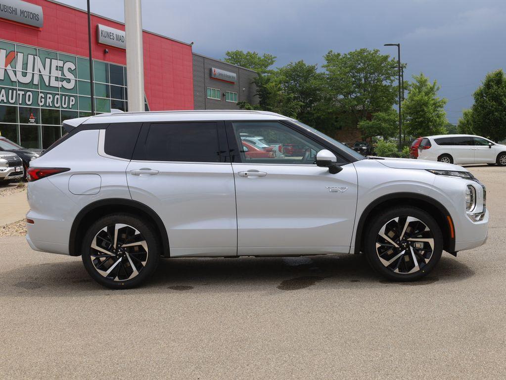 new 2025 Mitsubishi Outlander PHEV car, priced at $44,905