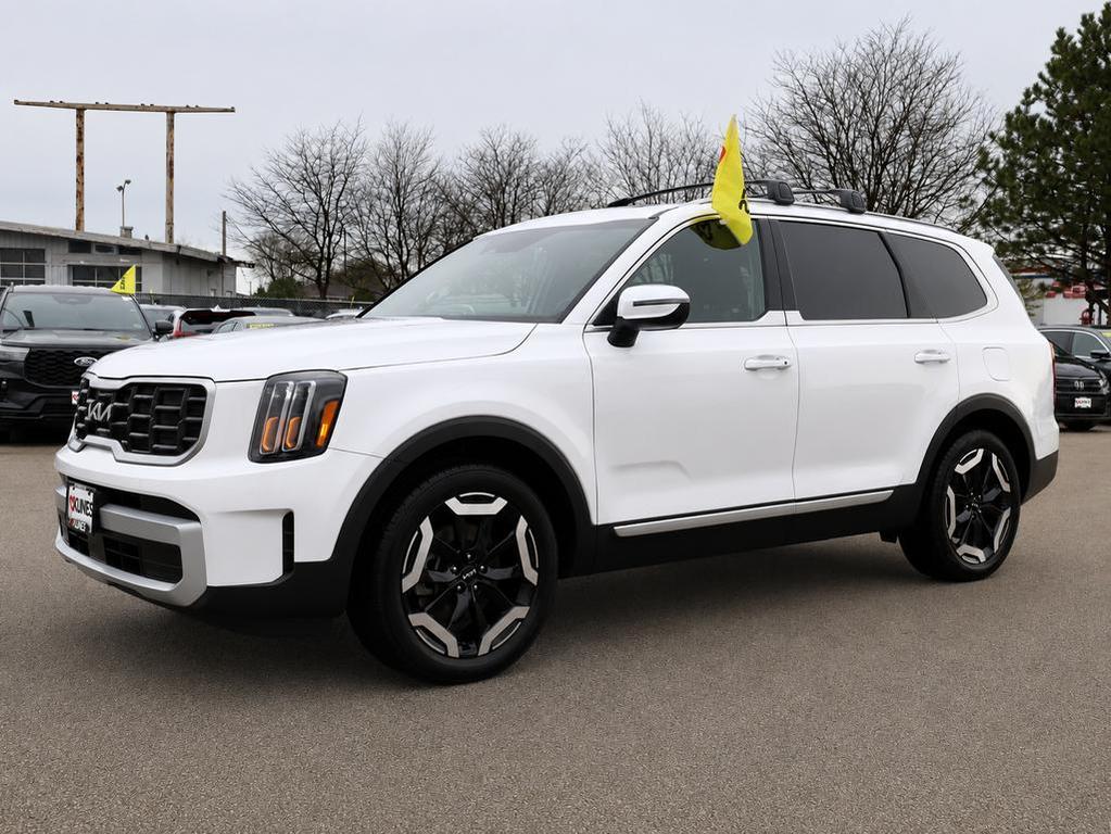 used 2025 Kia Telluride car, priced at $34,414