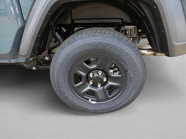 new 2026 Jeep Gladiator car, priced at $39,926