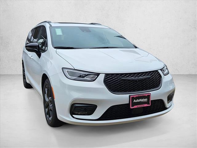 new 2026 Chrysler Pacifica car, priced at $46,150