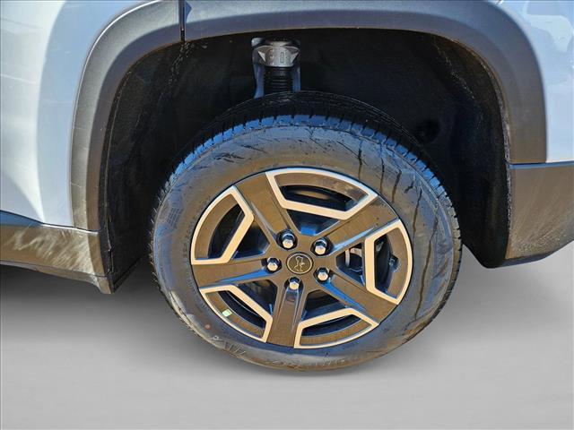 new 2026 Jeep Cherokee car, priced at $43,215