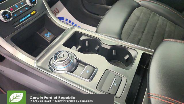 used 2024 Ford Edge car, priced at $29,404