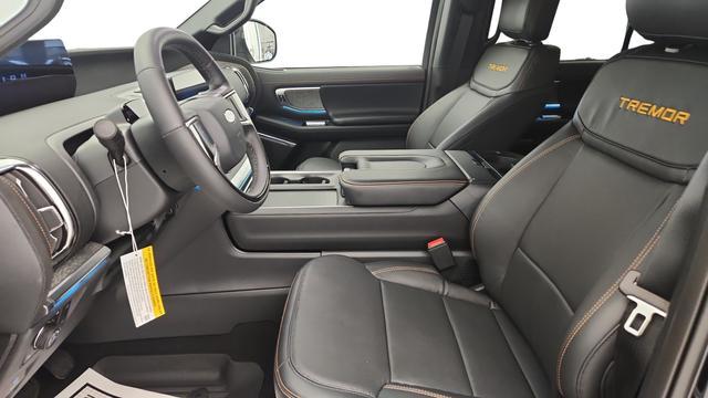 new 2025 Ford Expedition car, priced at $81,274