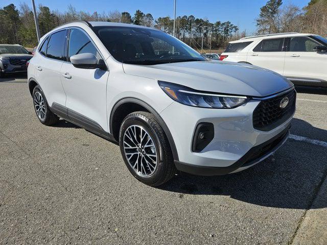 new 2025 Ford Escape PHEV car, priced at $31,390