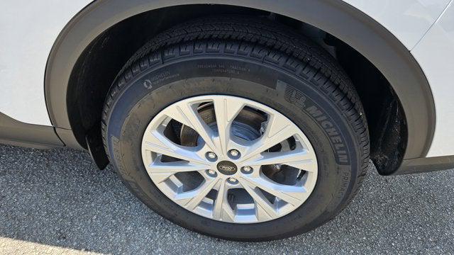 new 2025 Ford Escape car, priced at $24,990