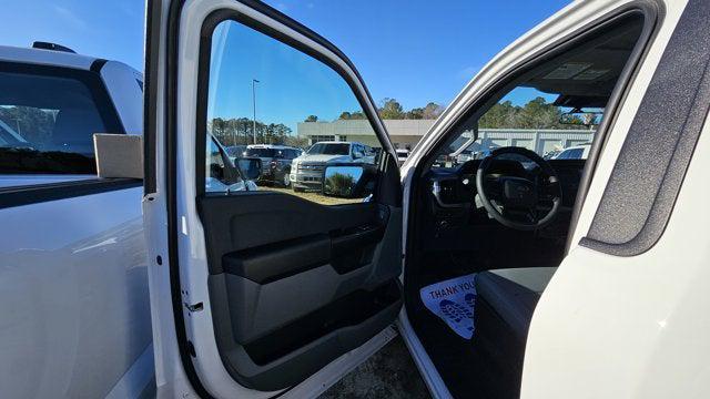 new 2025 Ford F-150 car, priced at $39,136