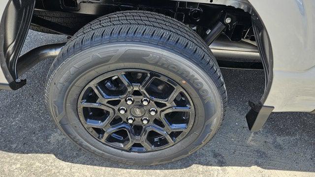 new 2025 Ford F-150 car, priced at $40,400