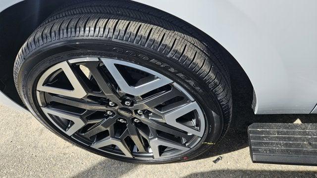 new 2026 Ford Expedition car, priced at $85,796