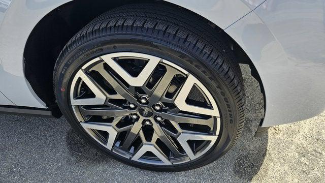 new 2026 Ford Expedition car, priced at $85,796