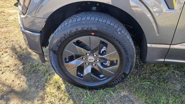 new 2025 Ford F-150 car, priced at $40,696