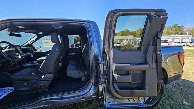 new 2025 Ford F-150 car, priced at $40,696