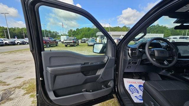 new 2025 Ford F-150 car, priced at $40,600
