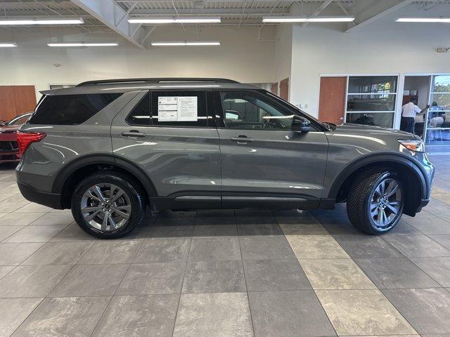 used 2022 Ford Explorer car, priced at $28,000