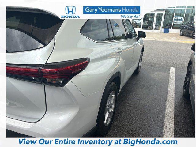 used 2022 Toyota Highlander car, priced at $27,954