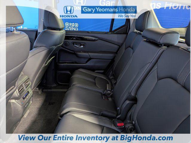 new 2025 Honda Pilot car, priced at $55,015