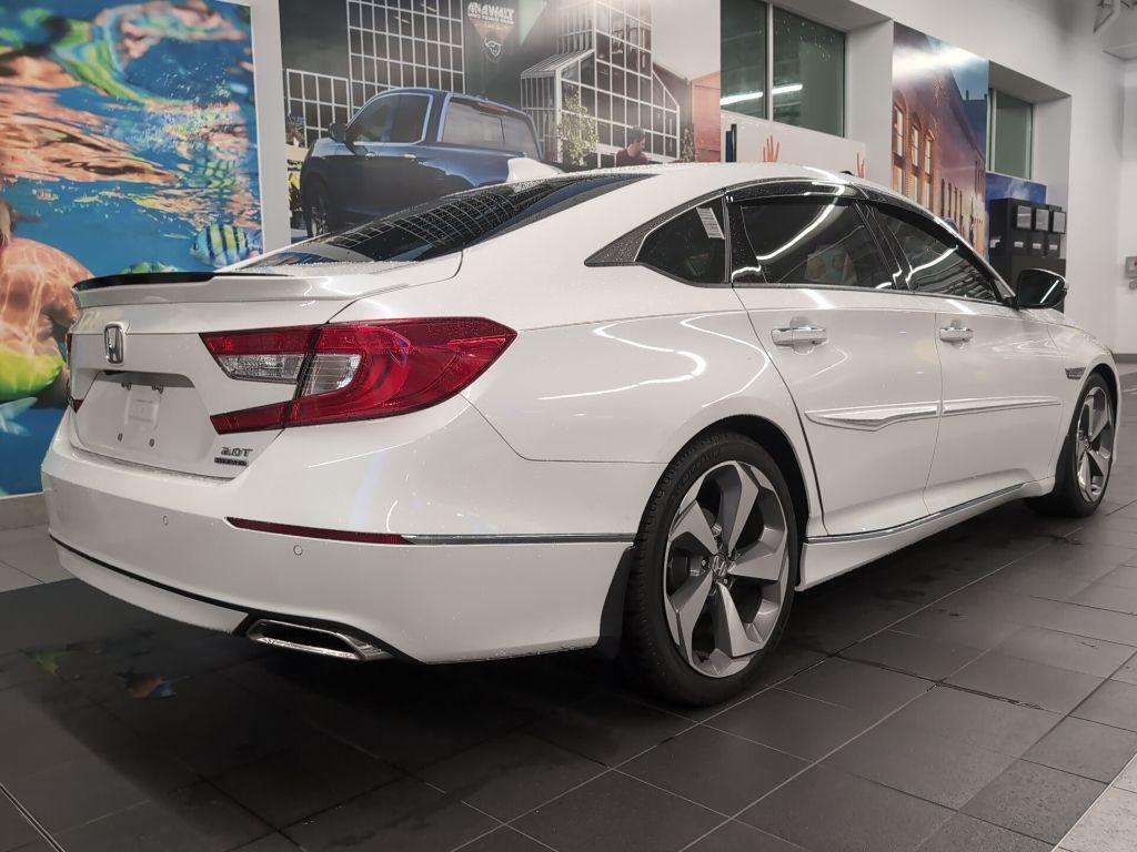 2018 Platinum White Pearl Honda Accord