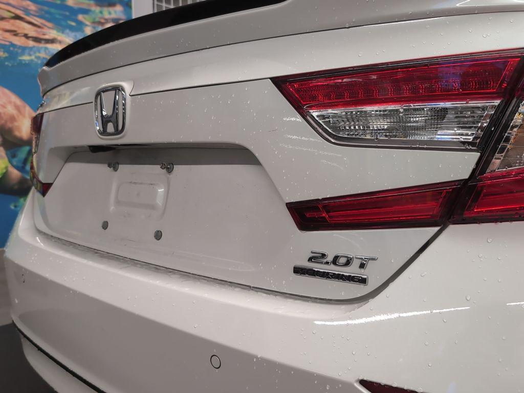 2018 Platinum White Pearl Honda Accord