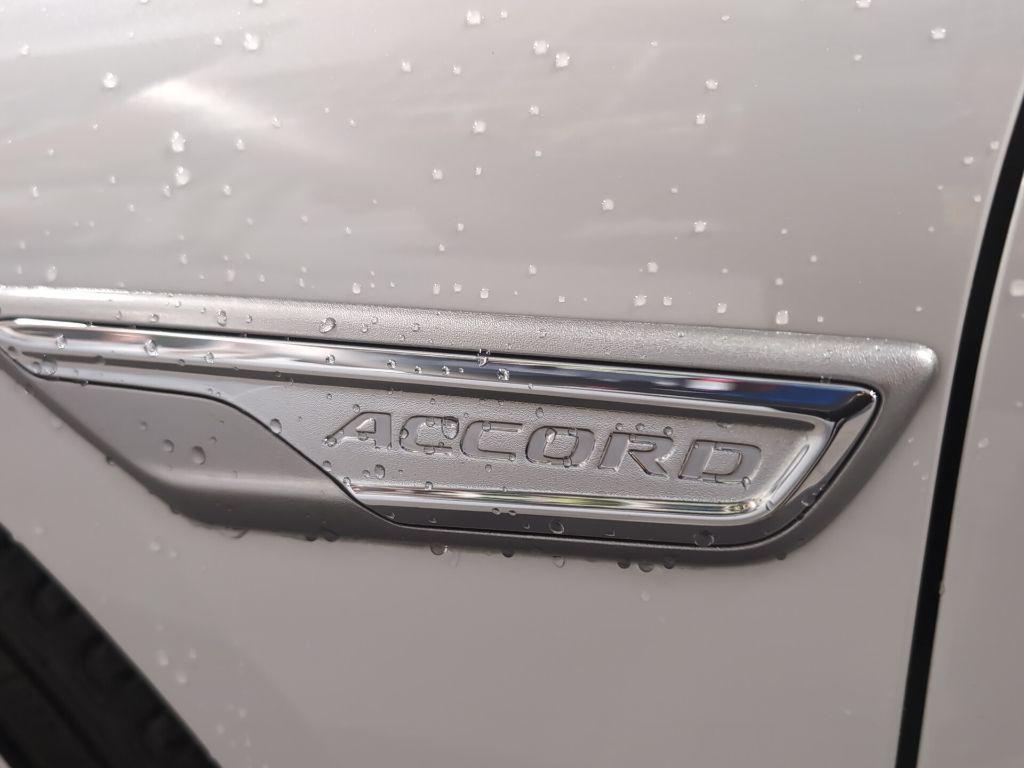 2018 Platinum White Pearl Honda Accord