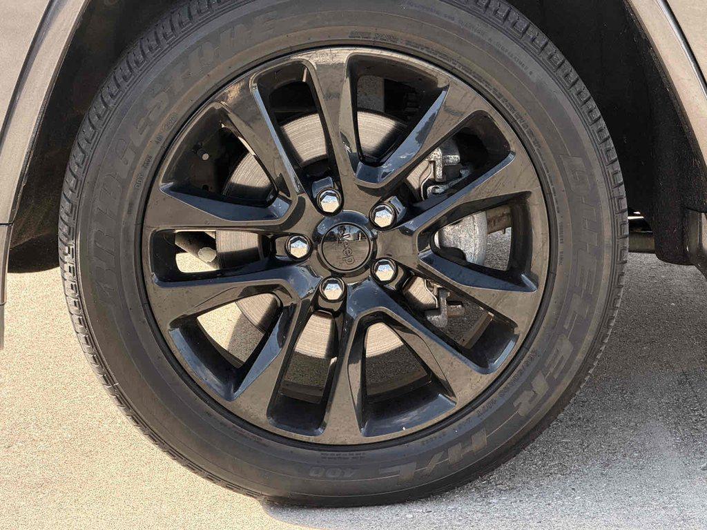 used 2021 Jeep Grand Cherokee car, priced at $23,777