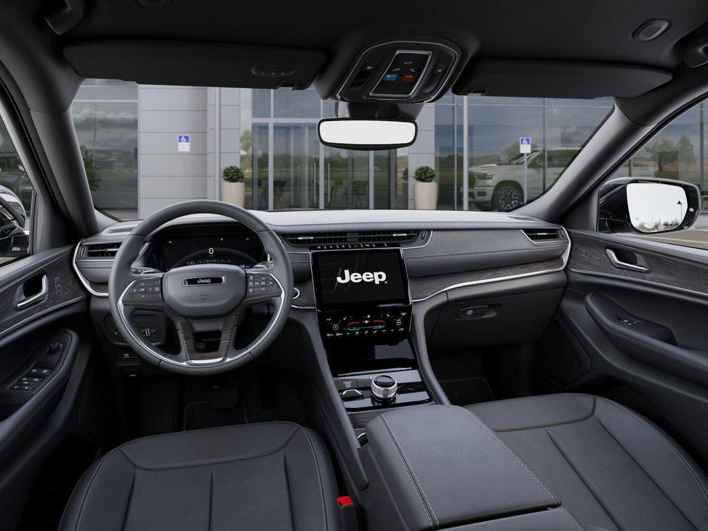 new 2025 Jeep Grand Cherokee car, priced at $47,495