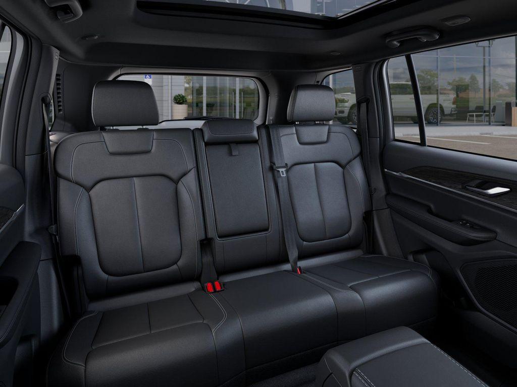 new 2025 Jeep Grand Cherokee car, priced at $49,415