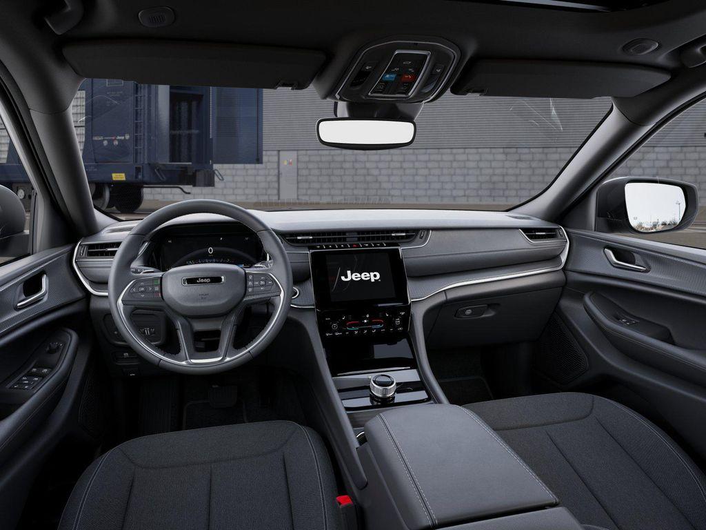 new 2025 Jeep Grand Cherokee car, priced at $44,170