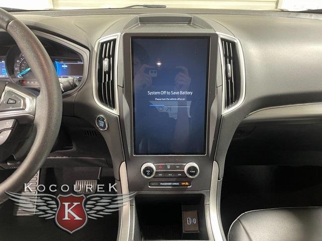 2022 Blue Metallic Ford Edge