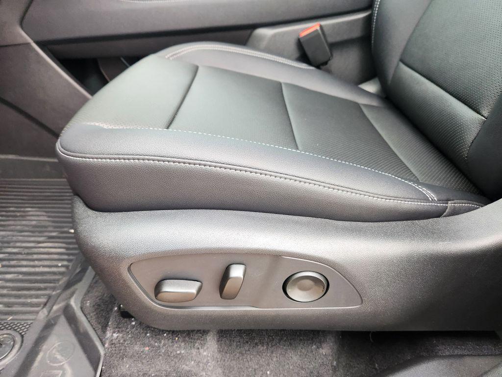 new 2026 Chevrolet Traverse car, priced at $43,774