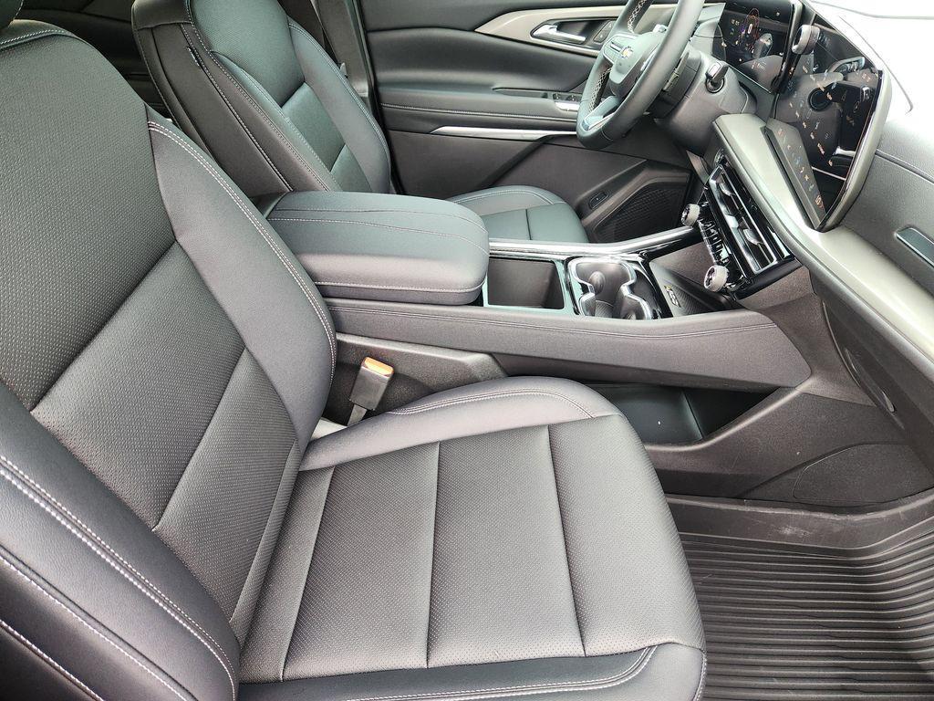 new 2026 Chevrolet Traverse car, priced at $43,774