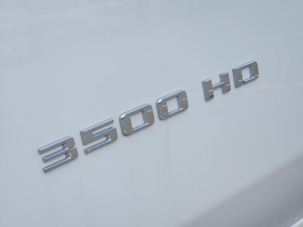 new 2024 Chevrolet Silverado 3500 car