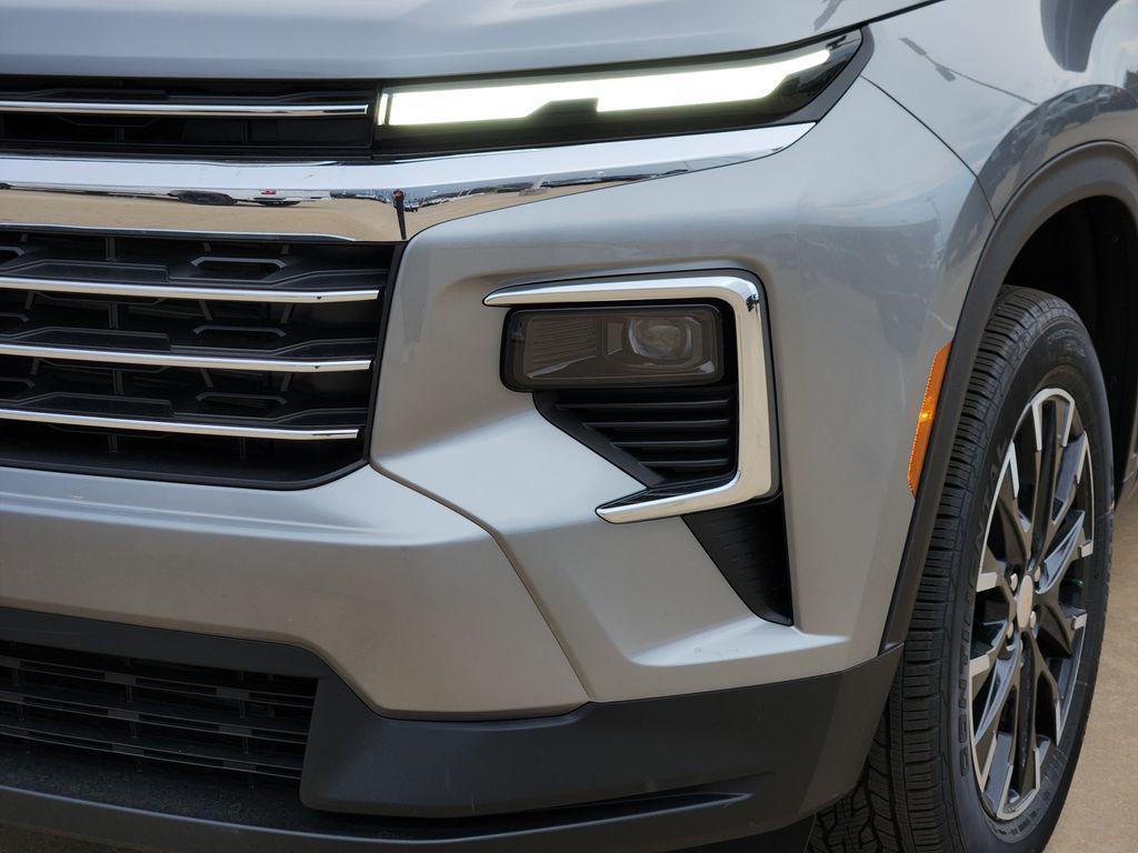 new 2026 Chevrolet Traverse car, priced at $46,766