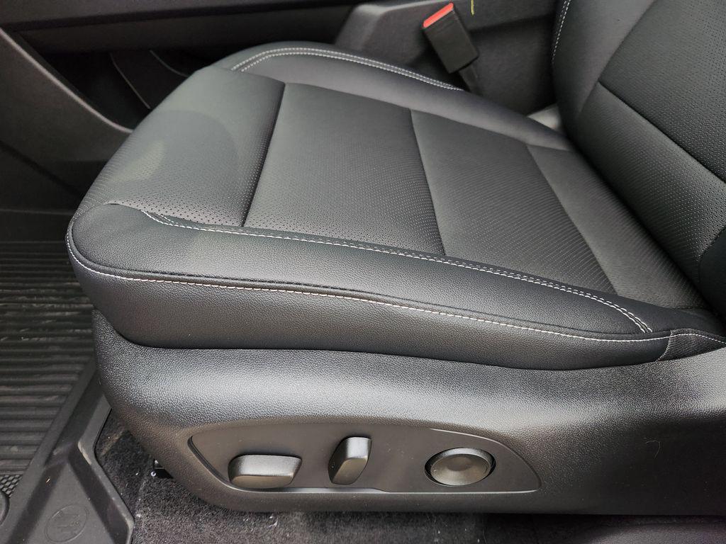 new 2026 Chevrolet Traverse car, priced at $46,766