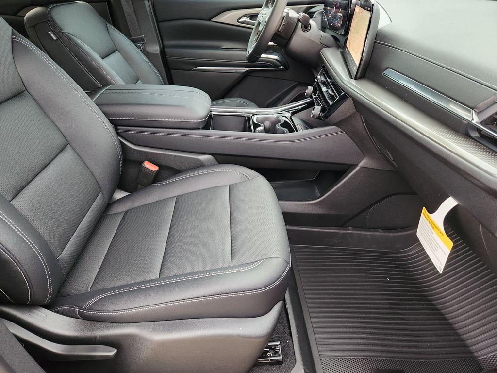 new 2026 Chevrolet Traverse car, priced at $46,766