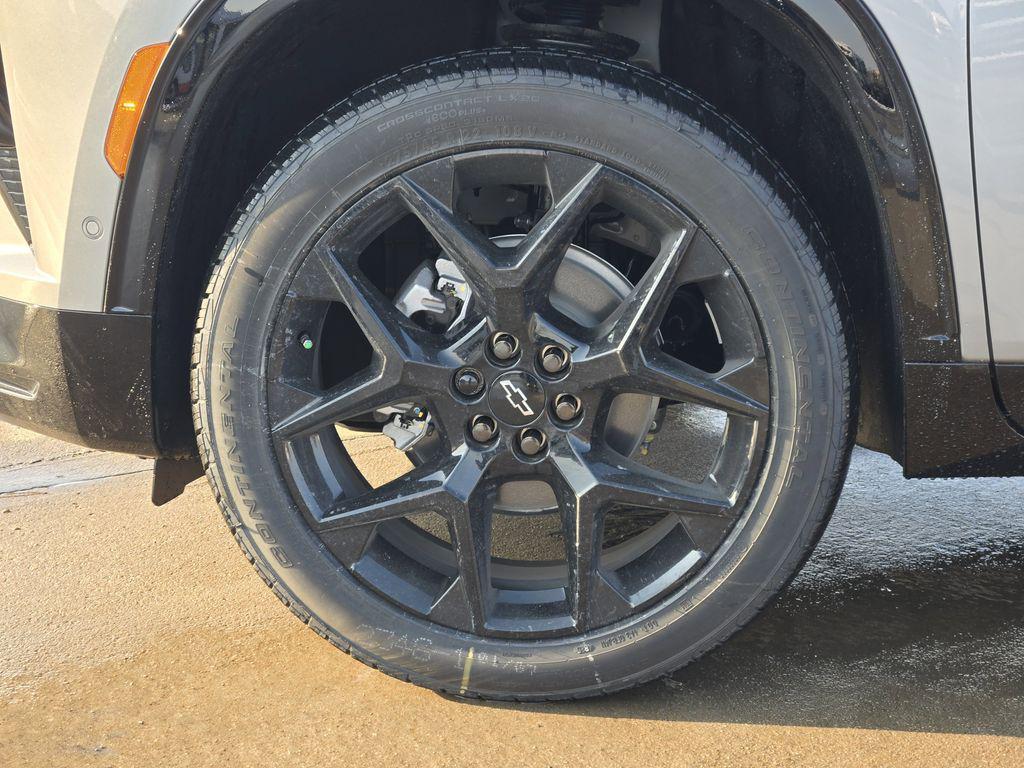 new 2026 Chevrolet Traverse car, priced at $53,817