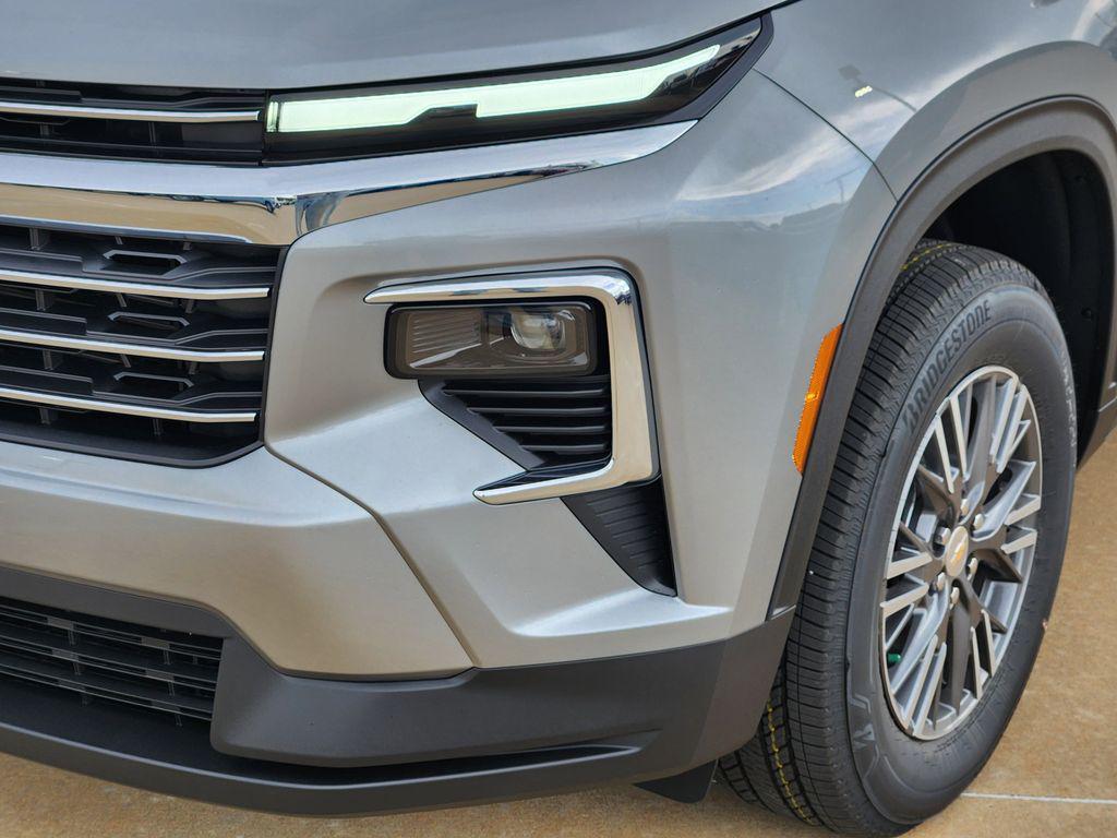 new 2026 Chevrolet Traverse car, priced at $43,301