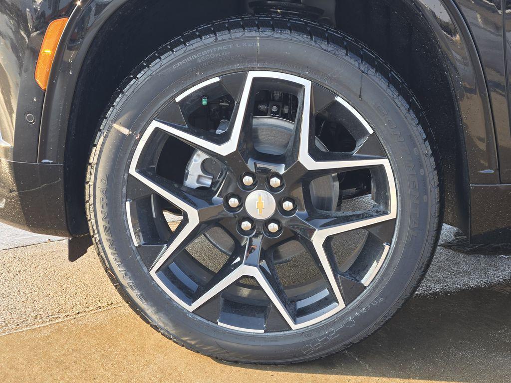 new 2026 Chevrolet Traverse car, priced at $51,556