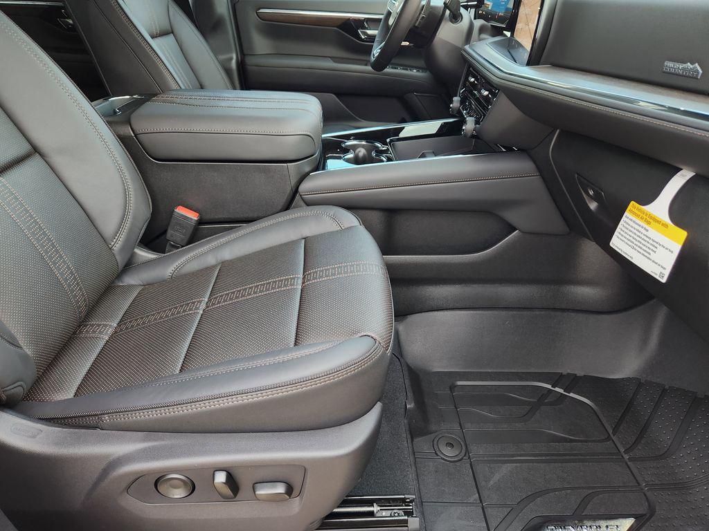 new 2026 Chevrolet Suburban car, priced at $91,993