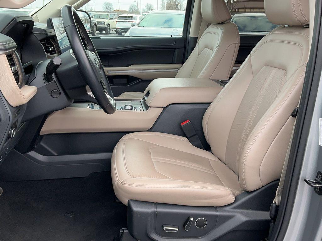used 2024 Ford Expedition car, priced at $51,581