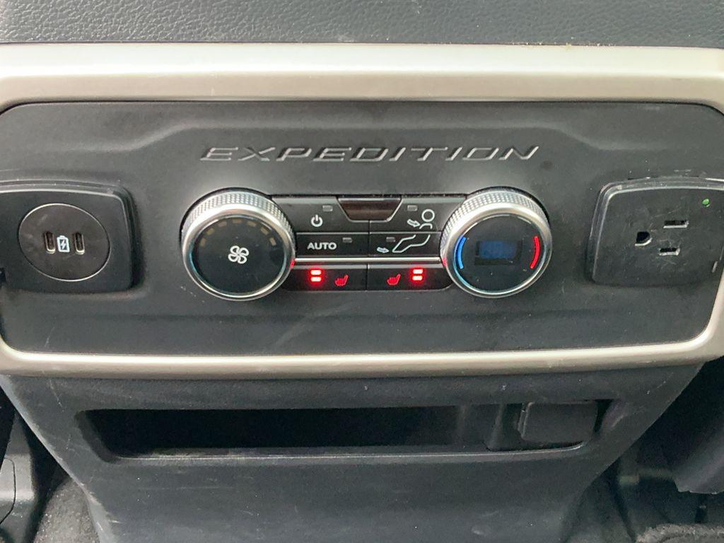 used 2024 Ford Expedition car, priced at $51,581