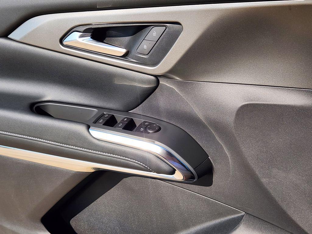 new 2026 Chevrolet Traverse car, priced at $42,208