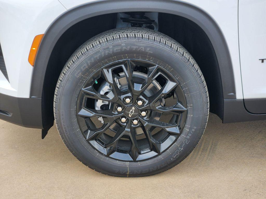 new 2026 Chevrolet Traverse car, priced at $46,170